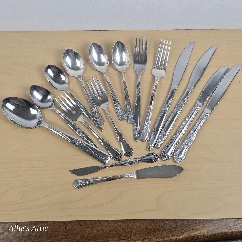 16‎ Vintage Flatware Mixed Lot Floral Ornate Silverware Oneida Fork Spoon Knife